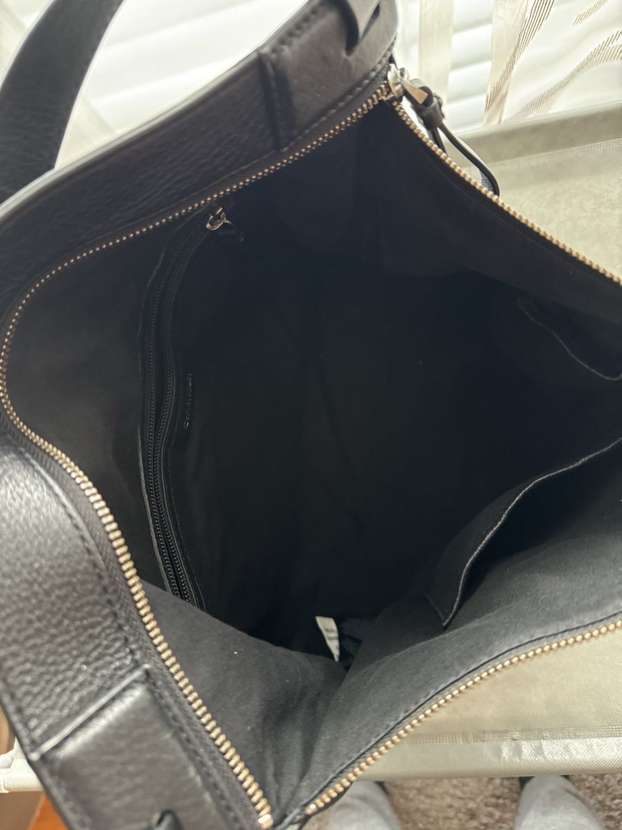 Calvin Klein Borse da donna: Schwarze Ledertasche Calvin Klein, geräumig & stylisch – Usato da Baden venduto da CompraCaro 2