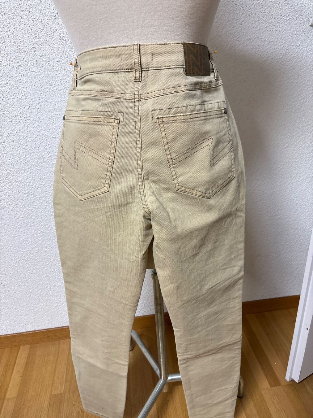 Nile Pantaloni: Schöne neue Nile Hose S plus – Nuovo (secondo la descrizione) da Maienfeld venduto da 8796 2