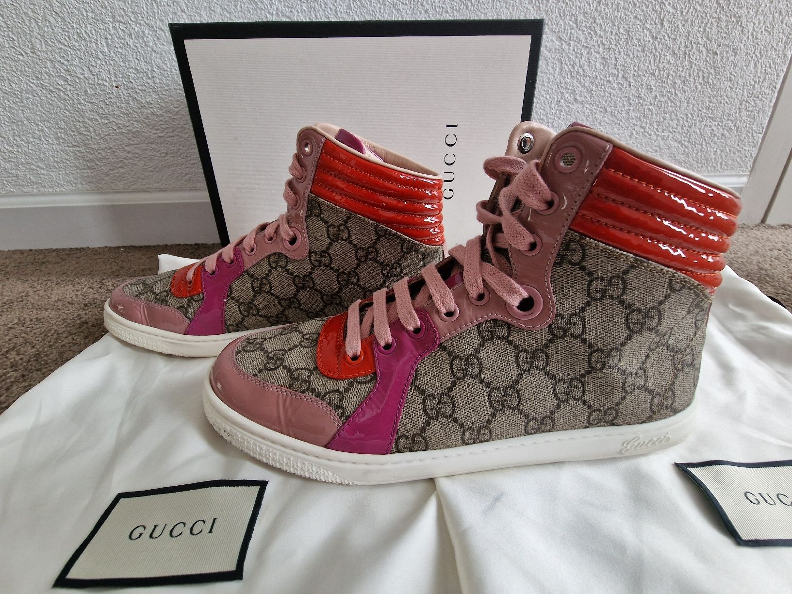 Gucci Chaussures femmes: Gucci Canvas Sneaker Gr. 39 – D'occasion à Herrenhof par wolke__7 2