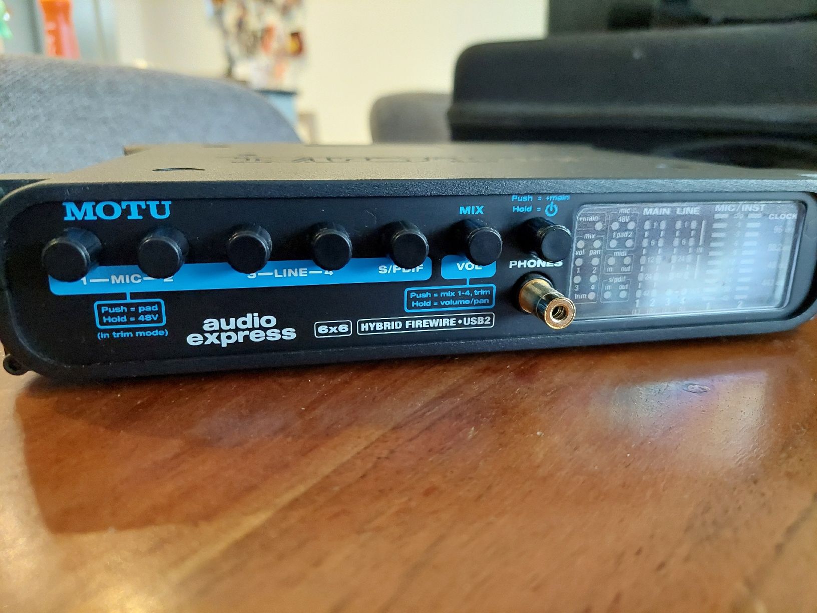 Equalizzatori: MOTU Audio Interface Interface Geraet akzeptabler Zustand – Usato da Seuzach venduto da daveakaOBI 2