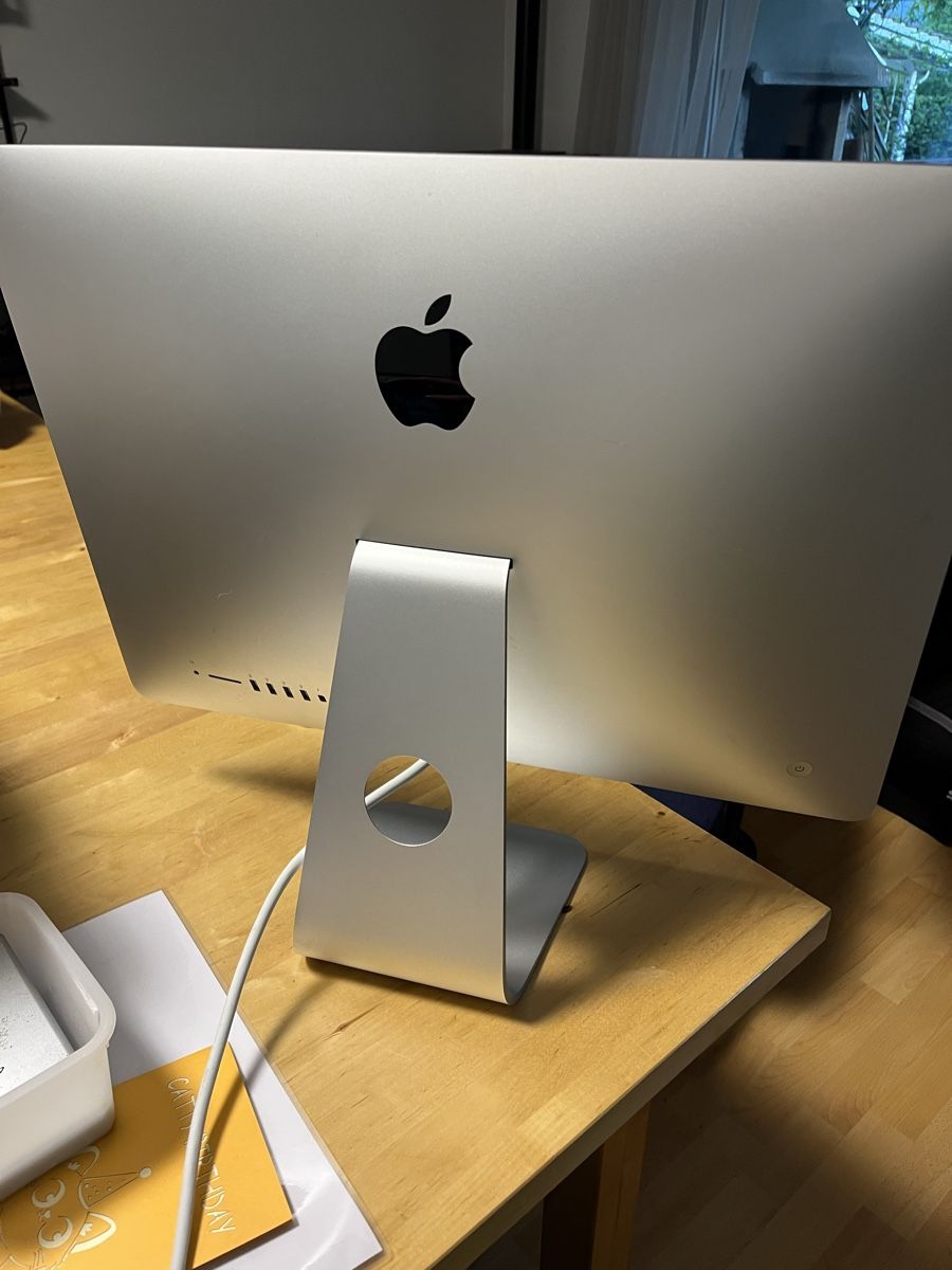 Apple PCs: Apple iMac 21.5” inkl. Maus – Gebraucht aus Thalheim von karmabis_ 3