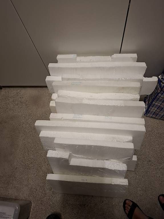 Materiale di riempimento: Styropor-/EPS-Dämmplatten – Usato da Wittenbach venduto da Katecat7moon 1