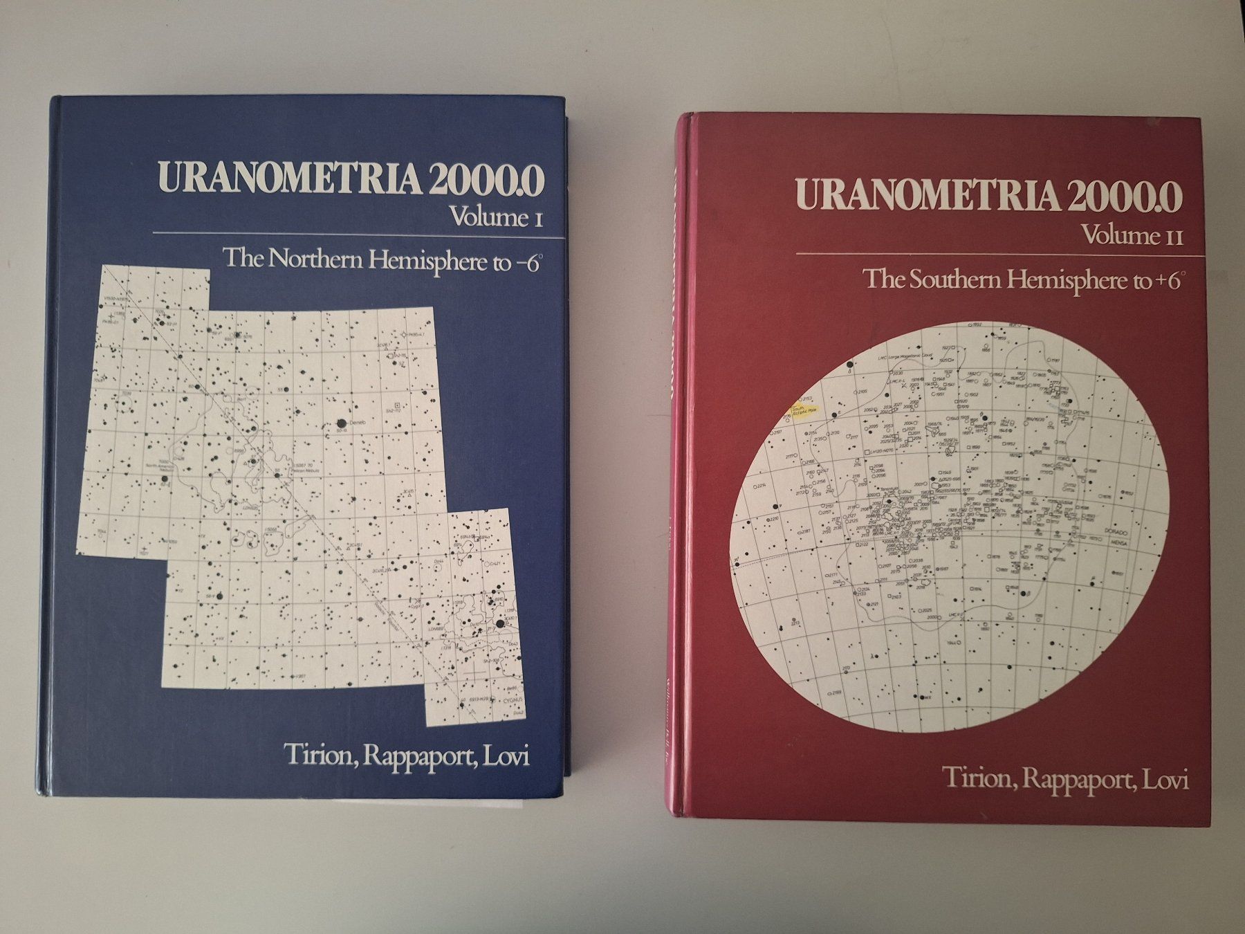 Libri: Uranometria 2000.0 Volume 1 & 2 – Usato da Chêne-Bougeries venduto da xchrysalide