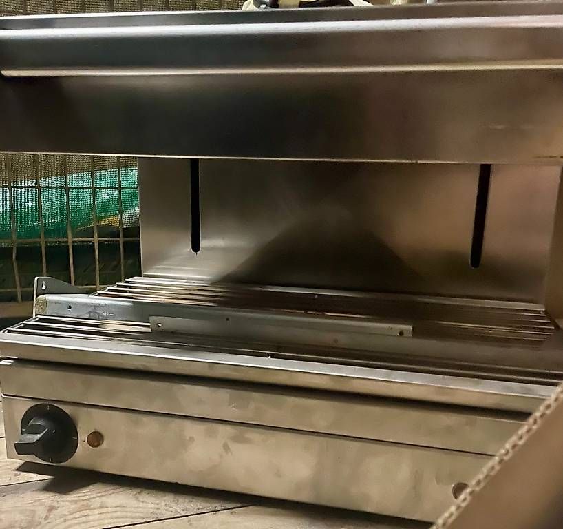 Appareils de cuisine: Apparecchio professionale per gratinare – D'occasion à Gravesano par not_85qn 1