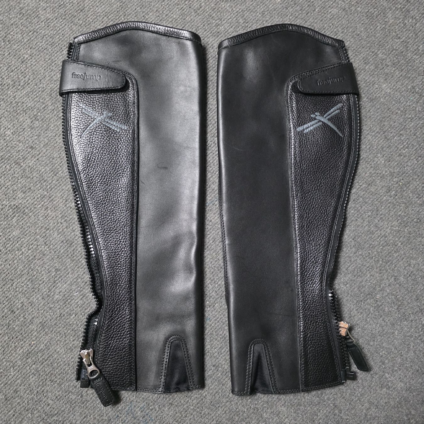 Stinchiere & Fasciature: Freejump Mini Chaps Gr. LT, NEU – Nuovo e nell'imballaggio originale da Romanshorn venduto da TigerKerstin