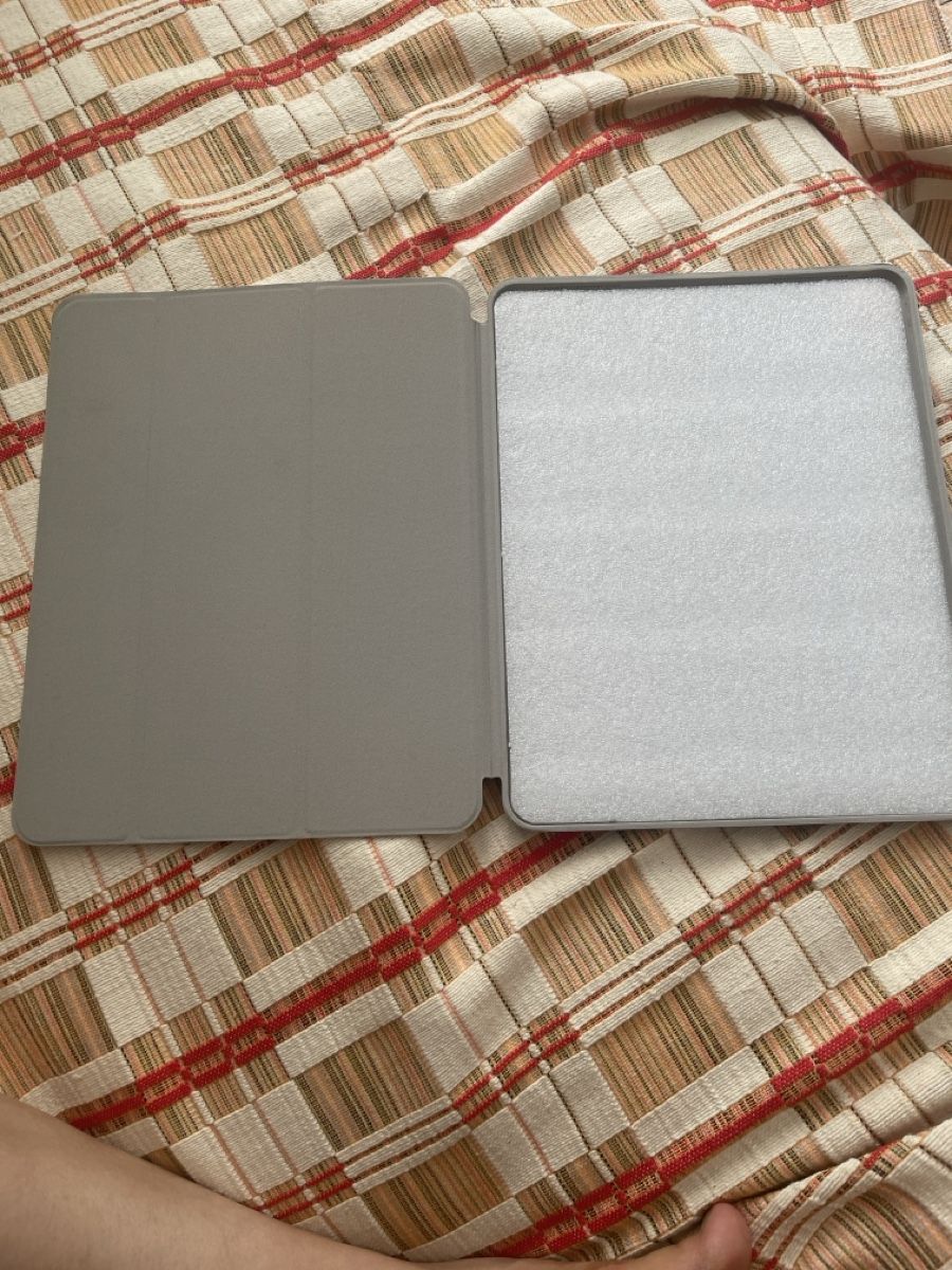 Covers & Borse: Apple Smart Folio iPad Pro 11 Zoll neuwertig – Nuovo (secondo la descrizione) da Luzern venduto da M.Ai