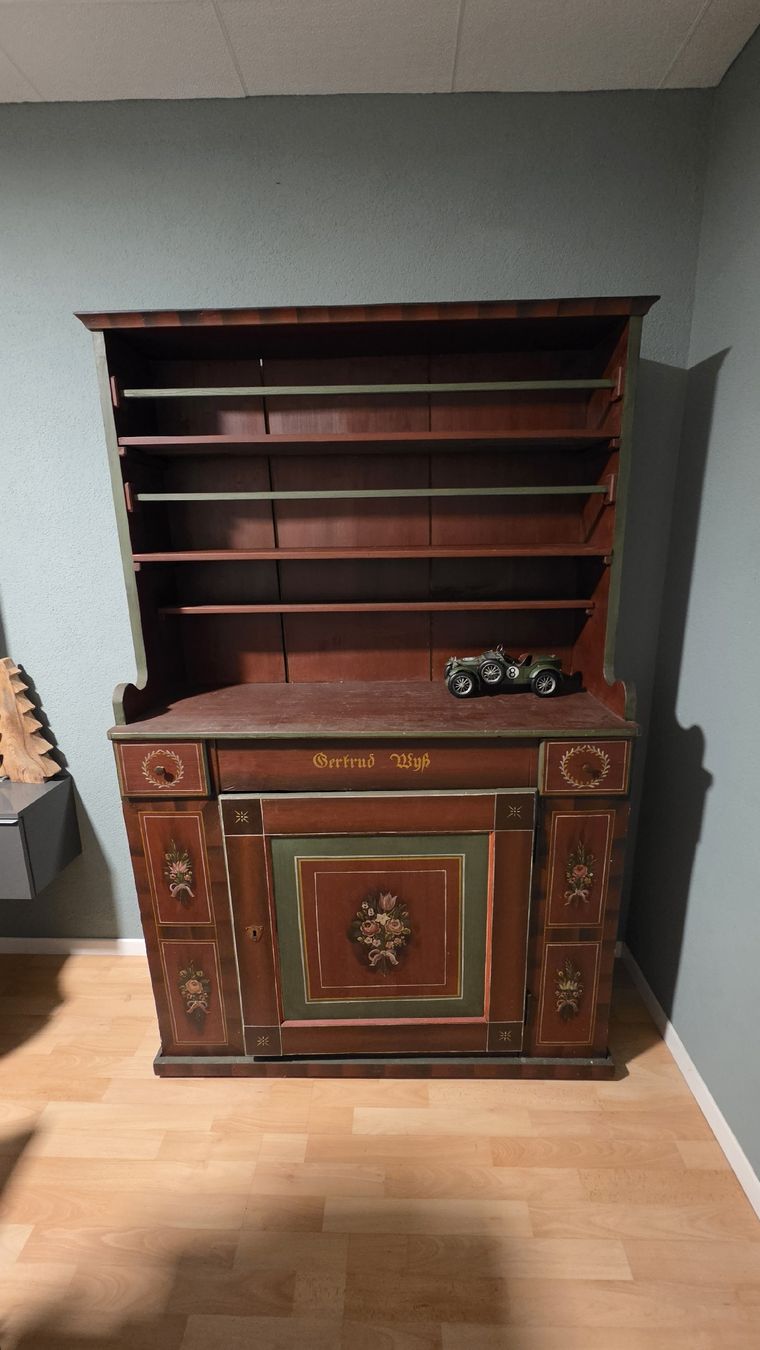 Credenze: Sideboard mit Aufsatz bemalt "Gertrud Wyff" antik – Difettoso da Kehrsatz venduto da Drobny444