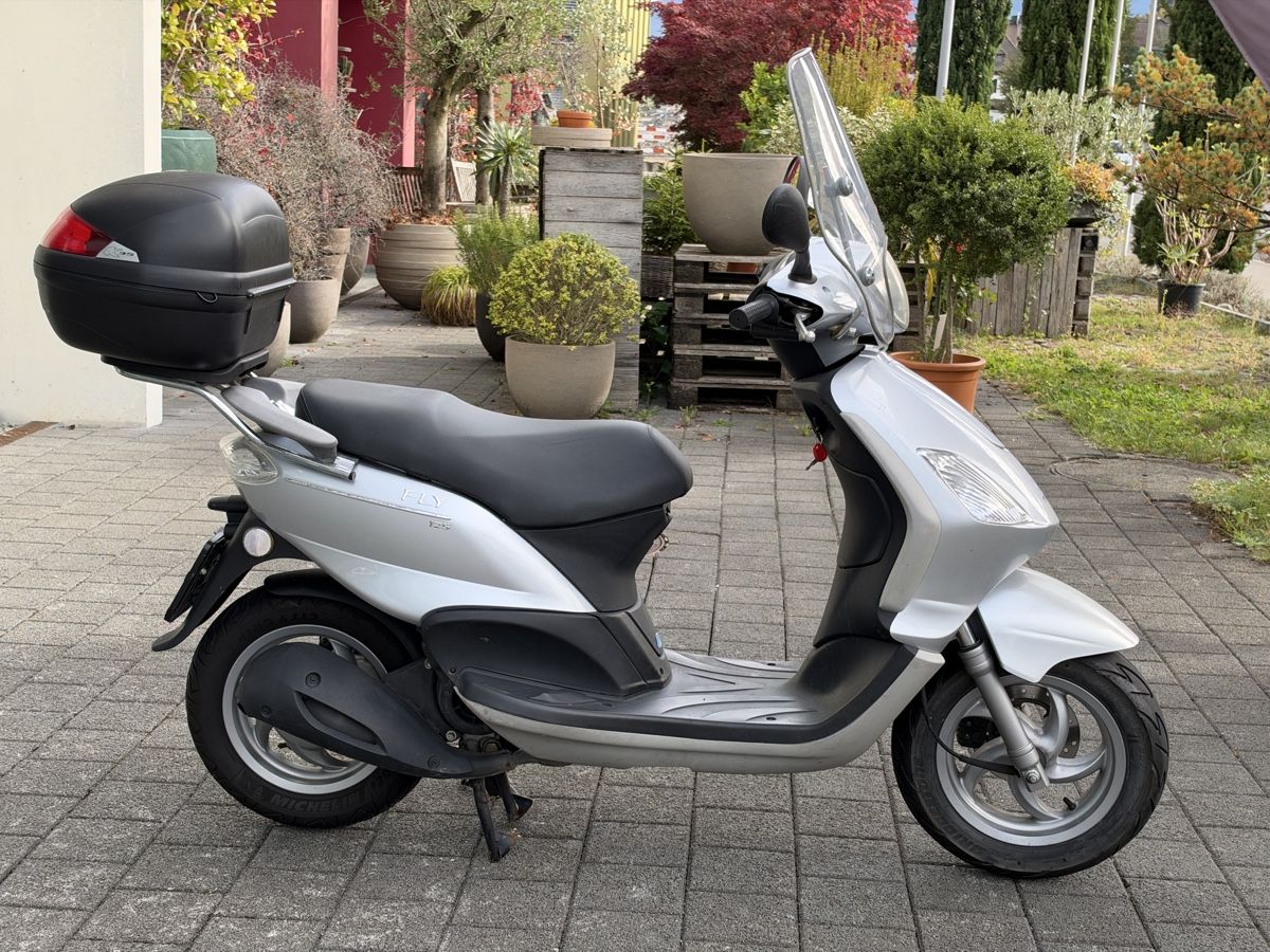 Piaggio Scooters: Piaggio Fly 125 – Gebraucht aus Meggen von leupimoto 1