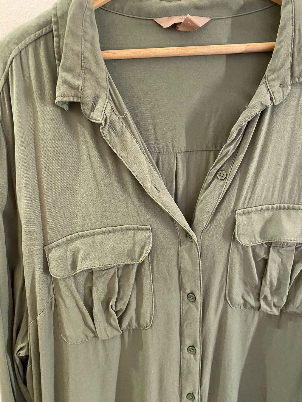 H&M Camicette: H&M Bluse langarm oliv Gr. 54 – Usato da Pratteln venduto da a23_j2gs 3