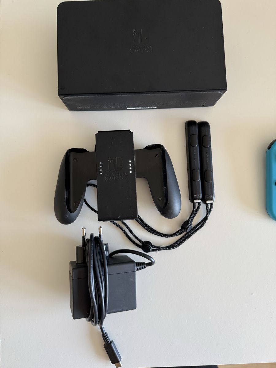 Nintendo Consoles: Nintendo Switch OLED mit 2 Spielen – D'occasion à Thal par steinli25 4