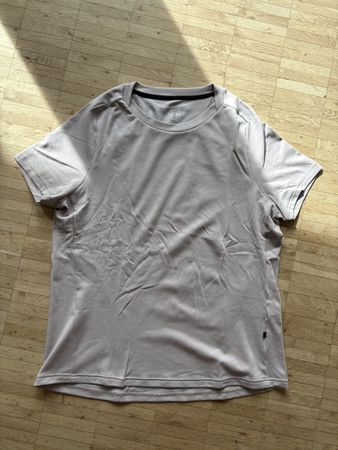 ON run on clouds focus T shirt