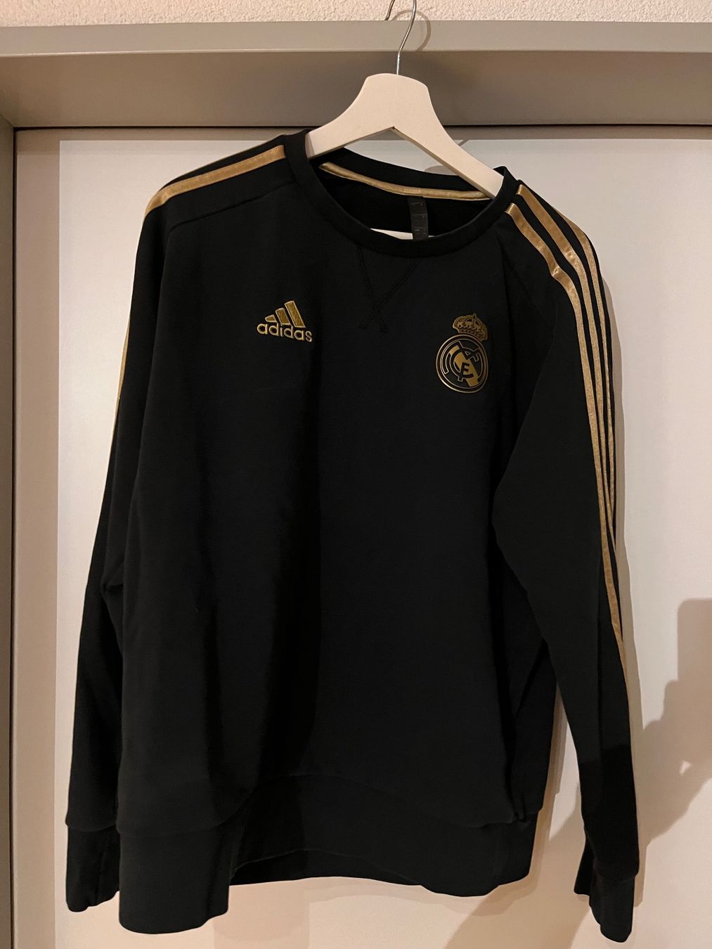Adidas Pulls & Sweat-shirts: Real Madrid Pullover – D'occasion à Staufen par iker