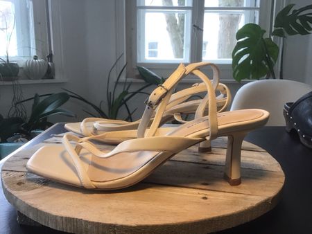 Zehen Sandalen von Lola Crouz, Leder, Gr 40,5 Neu!