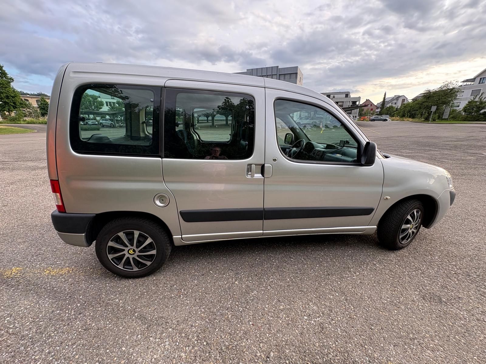 Citroën Automobili: Citroen Berlingo 1.4 ie – Usato da Felben-Wellhausen venduto da Haldi2 1