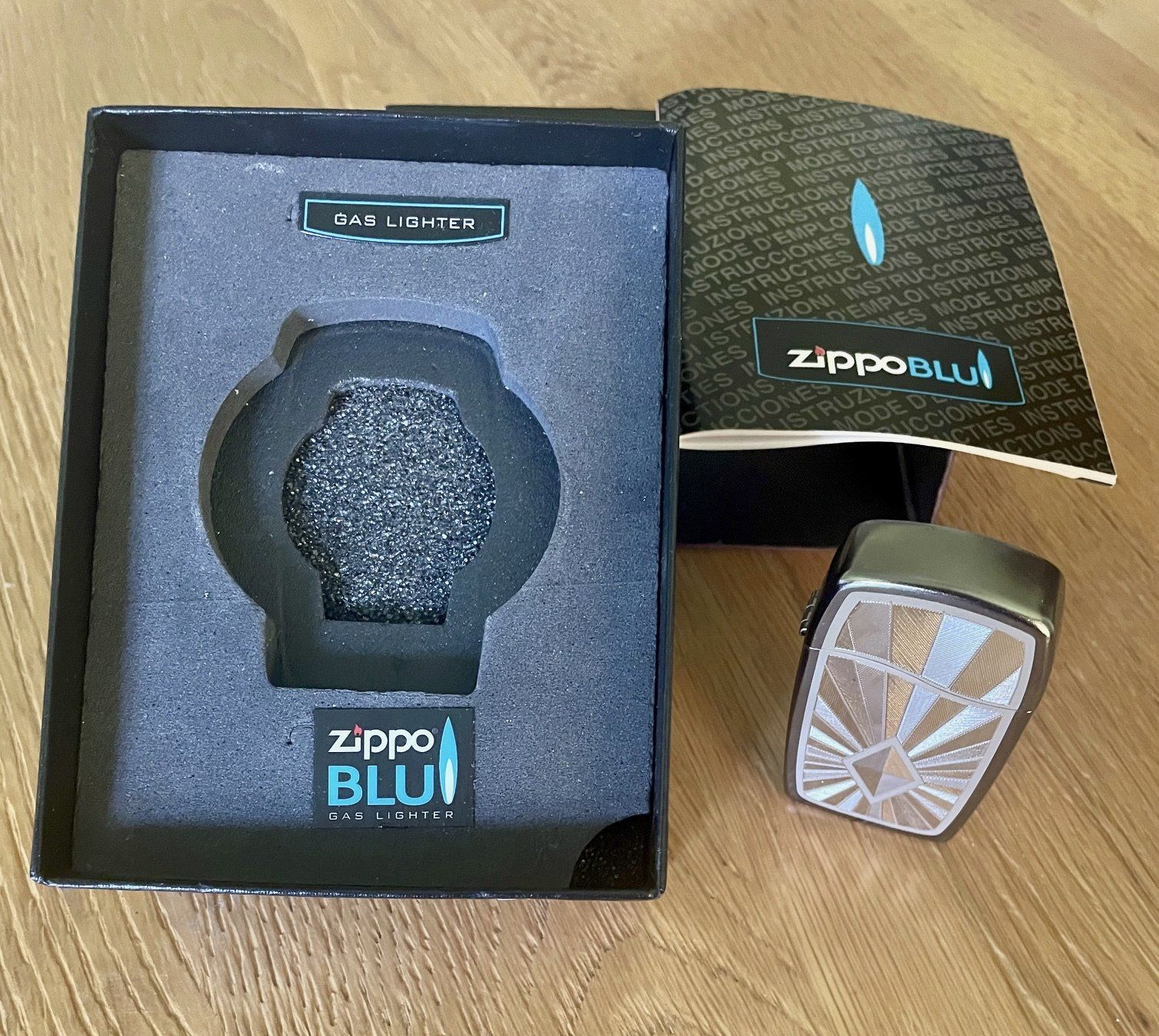 Zippo Accendini: Briquet ZIPPO BLU – Nuovo e nell'imballaggio originale da Courroux venduto da mfl_swq9