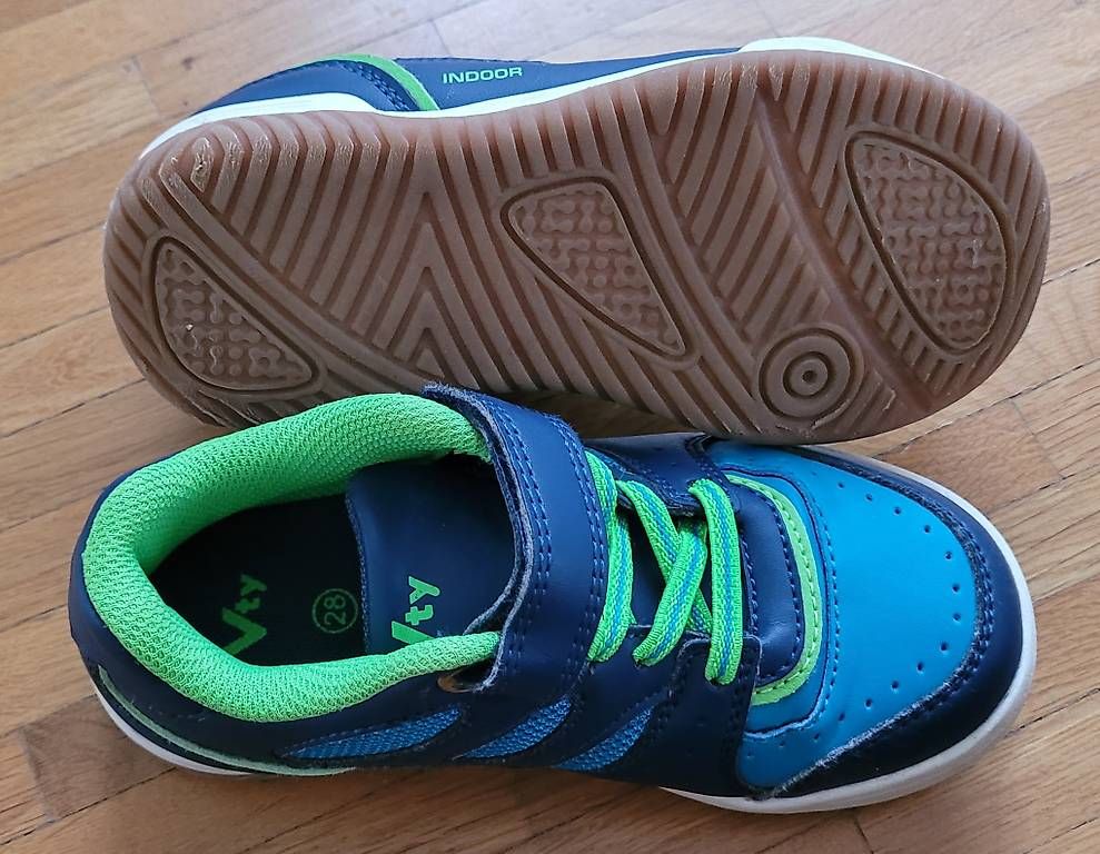 Scarpe per ragazzi: Hallenschuhe, Gr. 28 – Usato da Zürich venduto da Cologna 1
