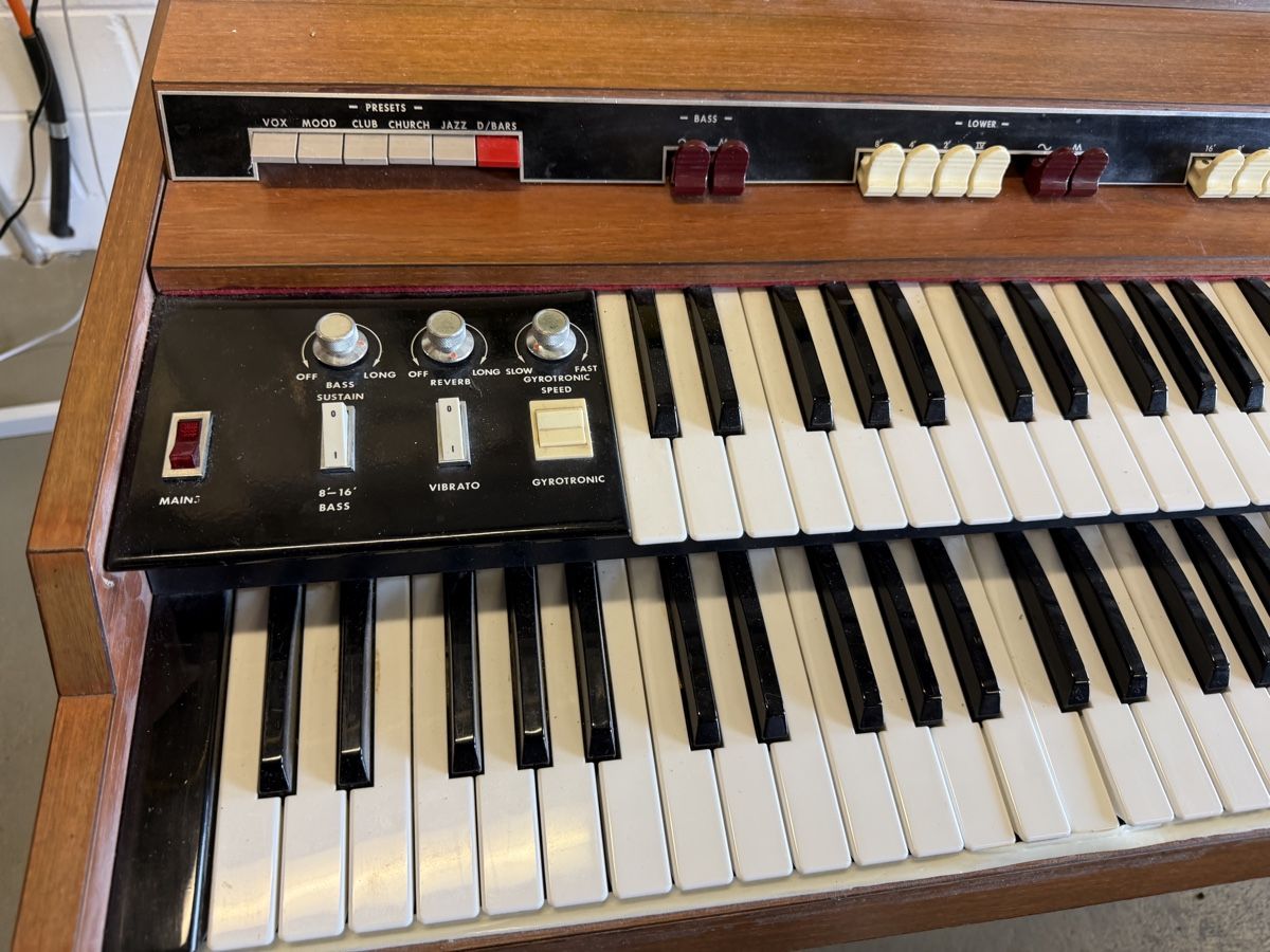 Vox Instruments de musique: Orgel VOX CONTINENTAL 301 Vintage – D'occasion à Strengelbach par RaenAntikDesign 5