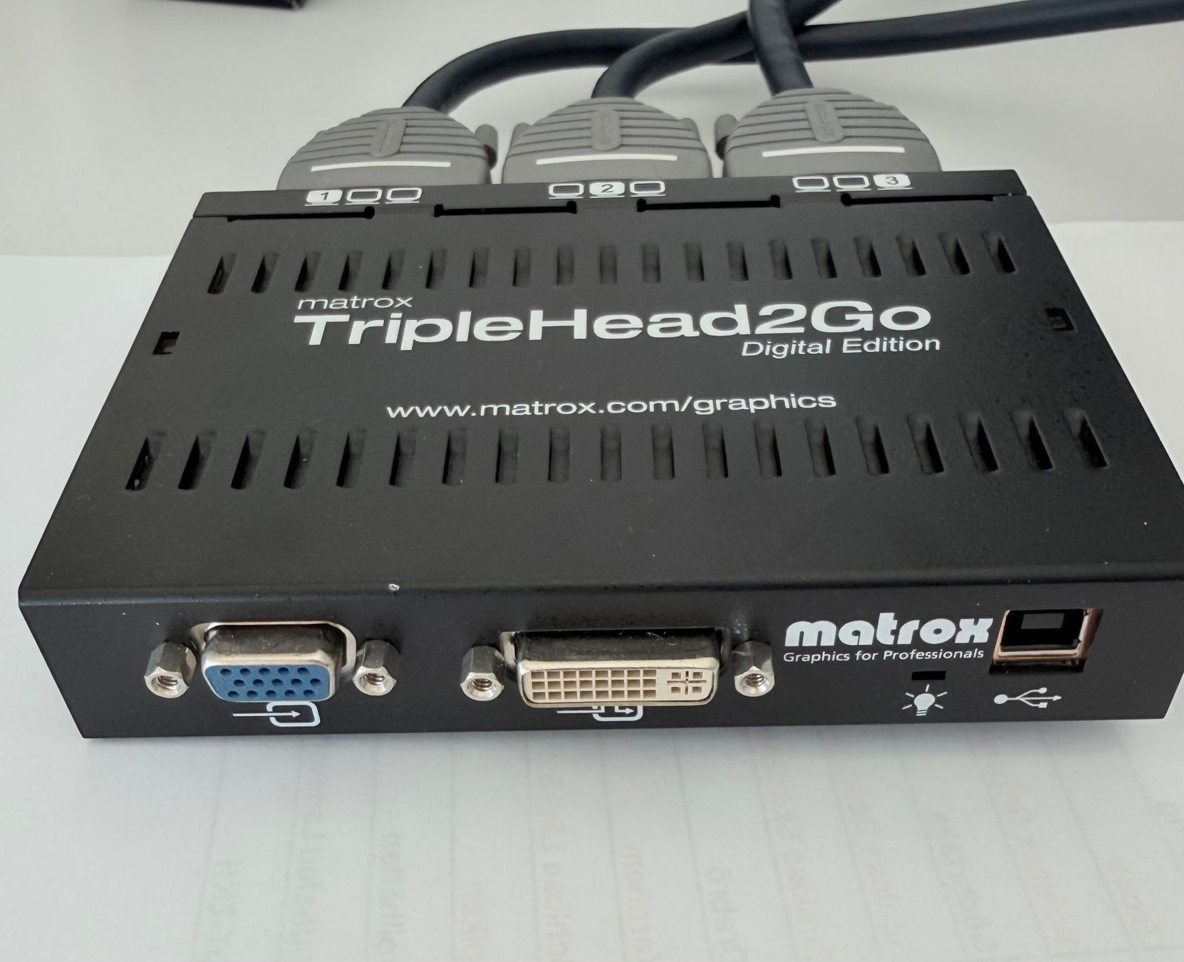 Matrox Laufwerke & Adapter: Matrox TripleHead2Go – Gebraucht aus Wallisellen von rr1_xl78