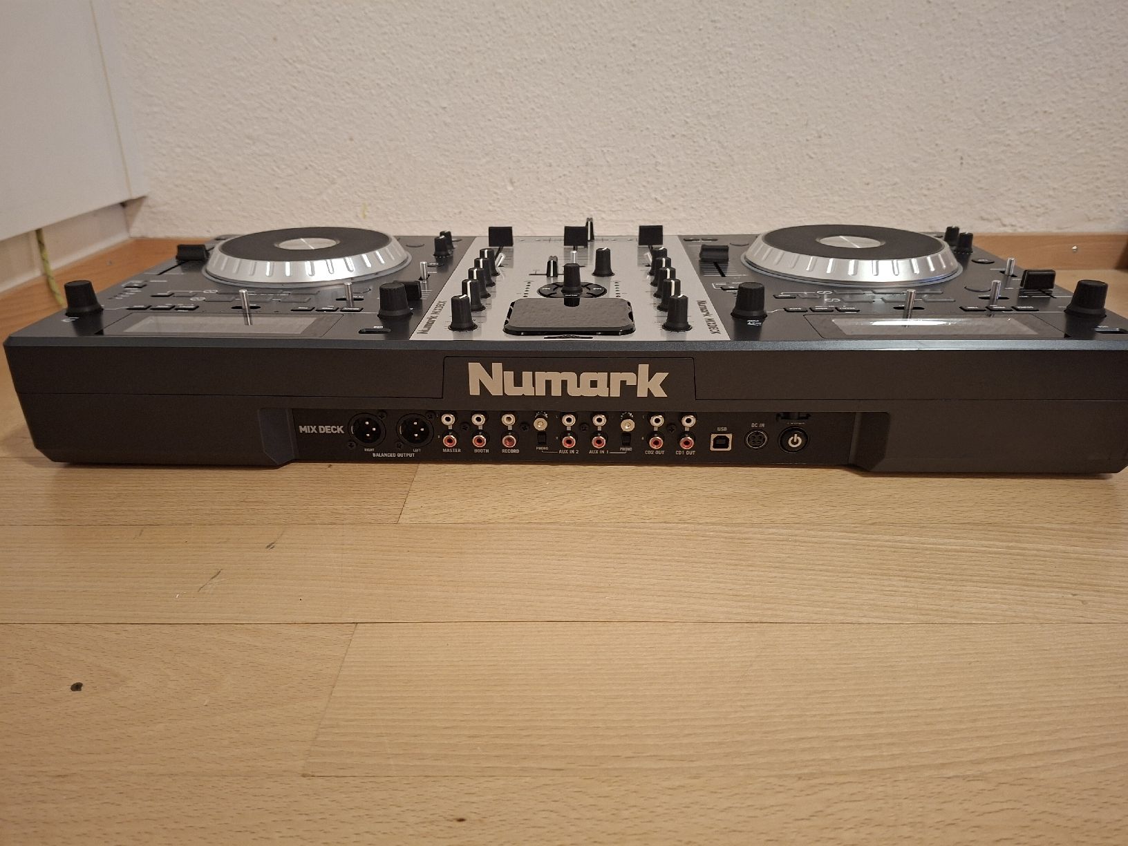 Numark Console di mixaggio: Numark Mixdeck DJ Controller mit Flightcase (Top Zustand) – Usato da Stans venduto da Zibi81 3