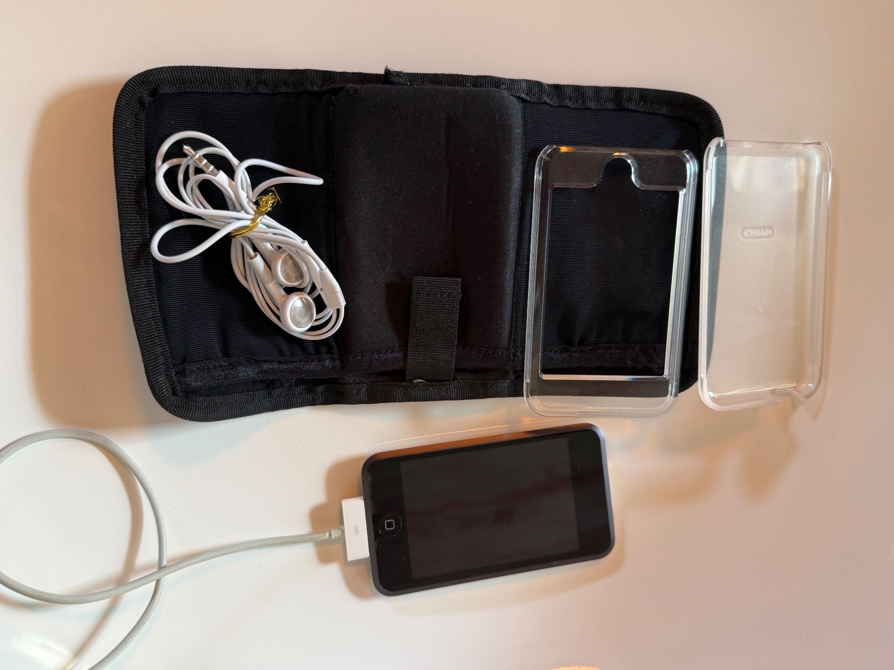 Apple Lecteur media portable: Apple iPod Touch 16GB – Défectueux à Reinach BL par the_Advocat 3