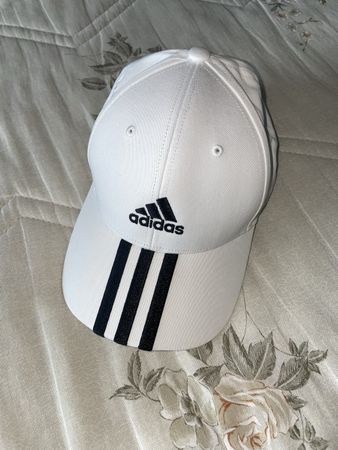 ✨White Adidas hat with black accents ✨