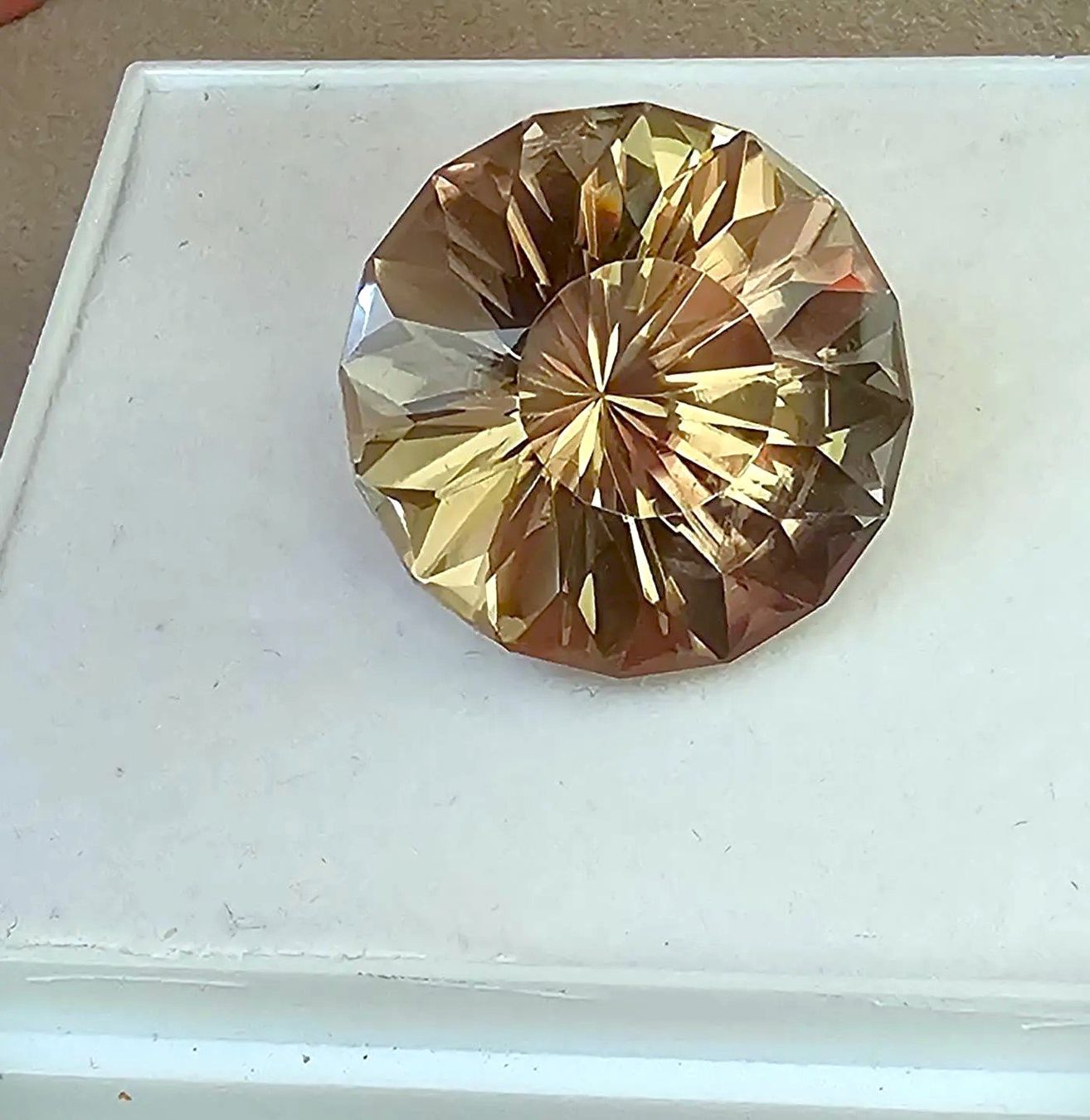 Pietre preziose: Csarite Diaspore  49.04 Karat. Zertifiert. – Nuovo (secondo la descrizione) da Wolhusen venduto da toni079