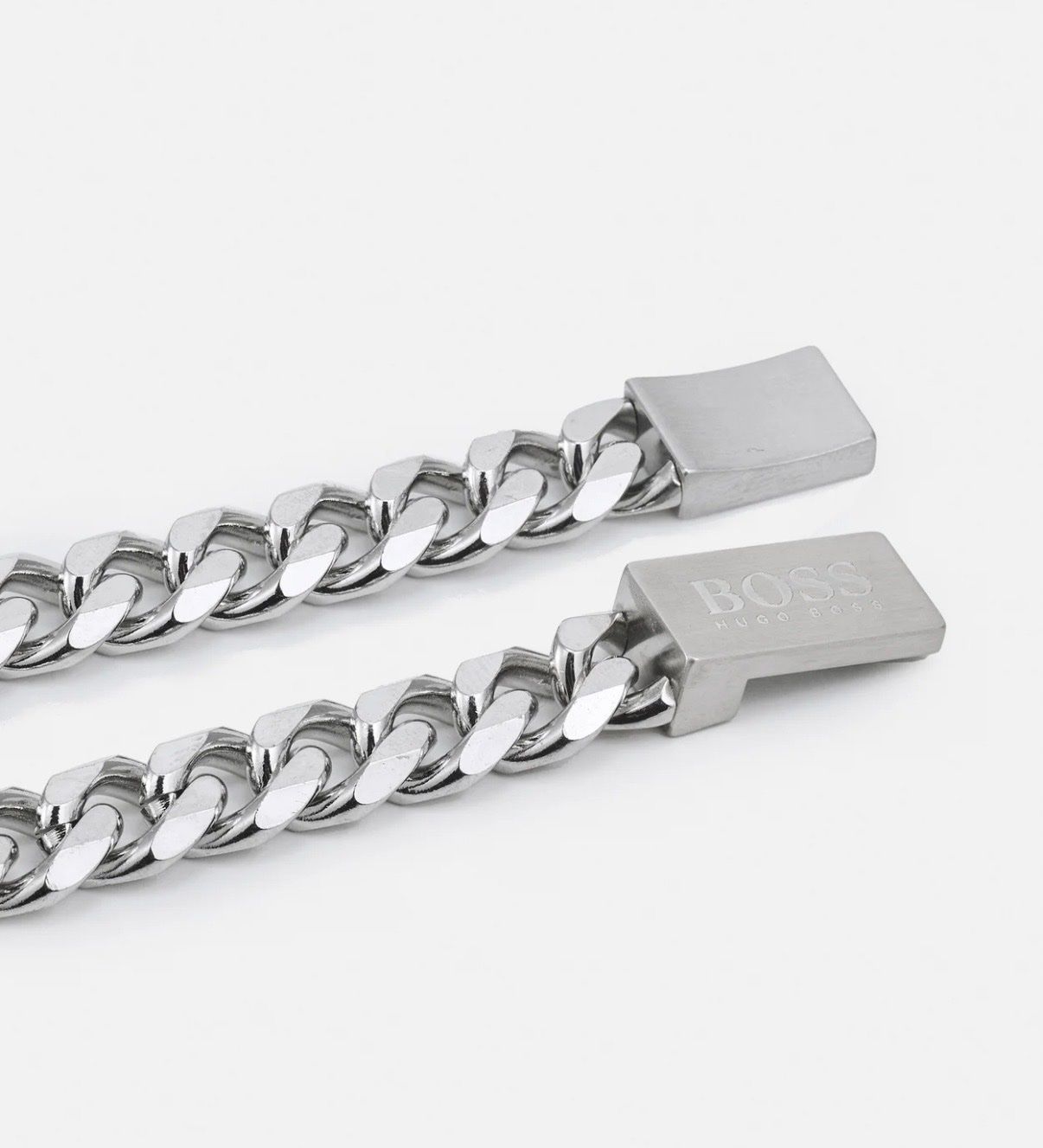 Hugo Boss Bracelets: Bracelet BOSS en maille argenté taille unique – Neuf avec emballage d'origine à Le Châble VS par technew 1