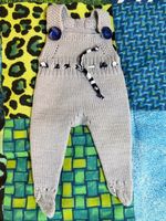 Süsser Vintage Puppen Strampler, gestrickt, kleine Füsse
