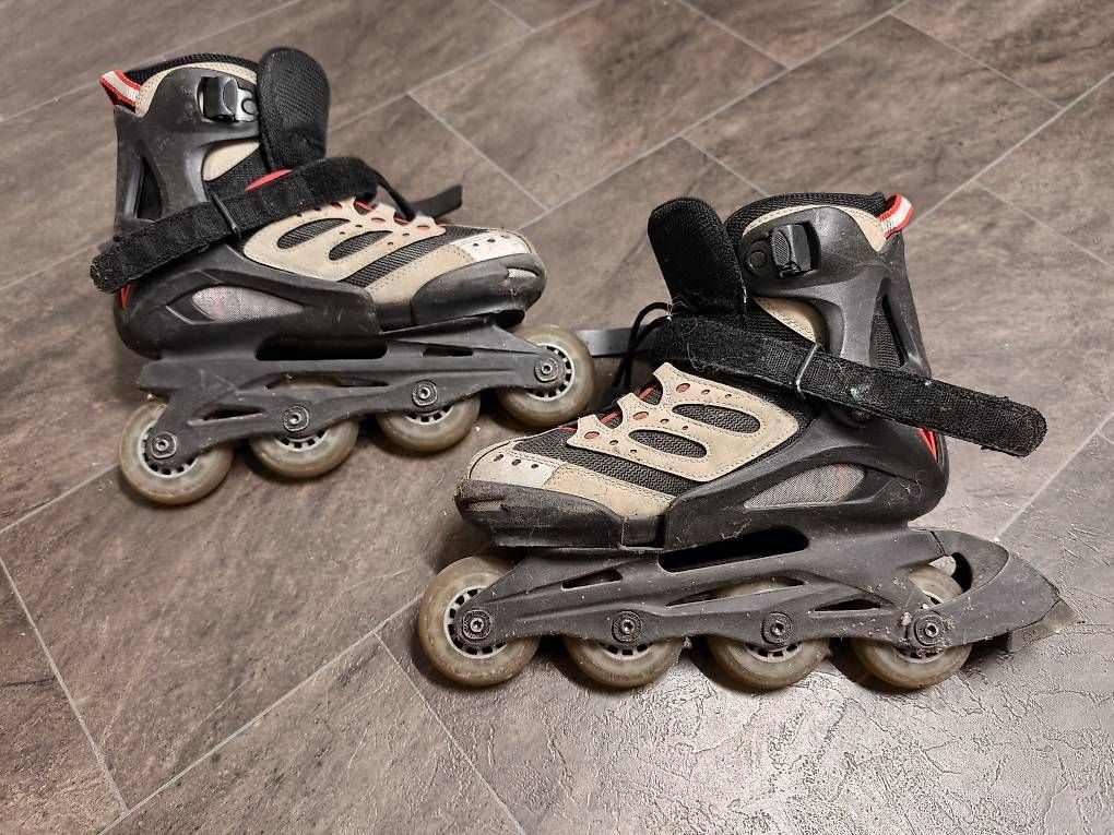 Pattini in linea & Pattini a rotelle: Rollerblade Inline Skates verstellbar Gr. 36-40, Kinder – Usato da Walenstadt venduto da Percy13 1