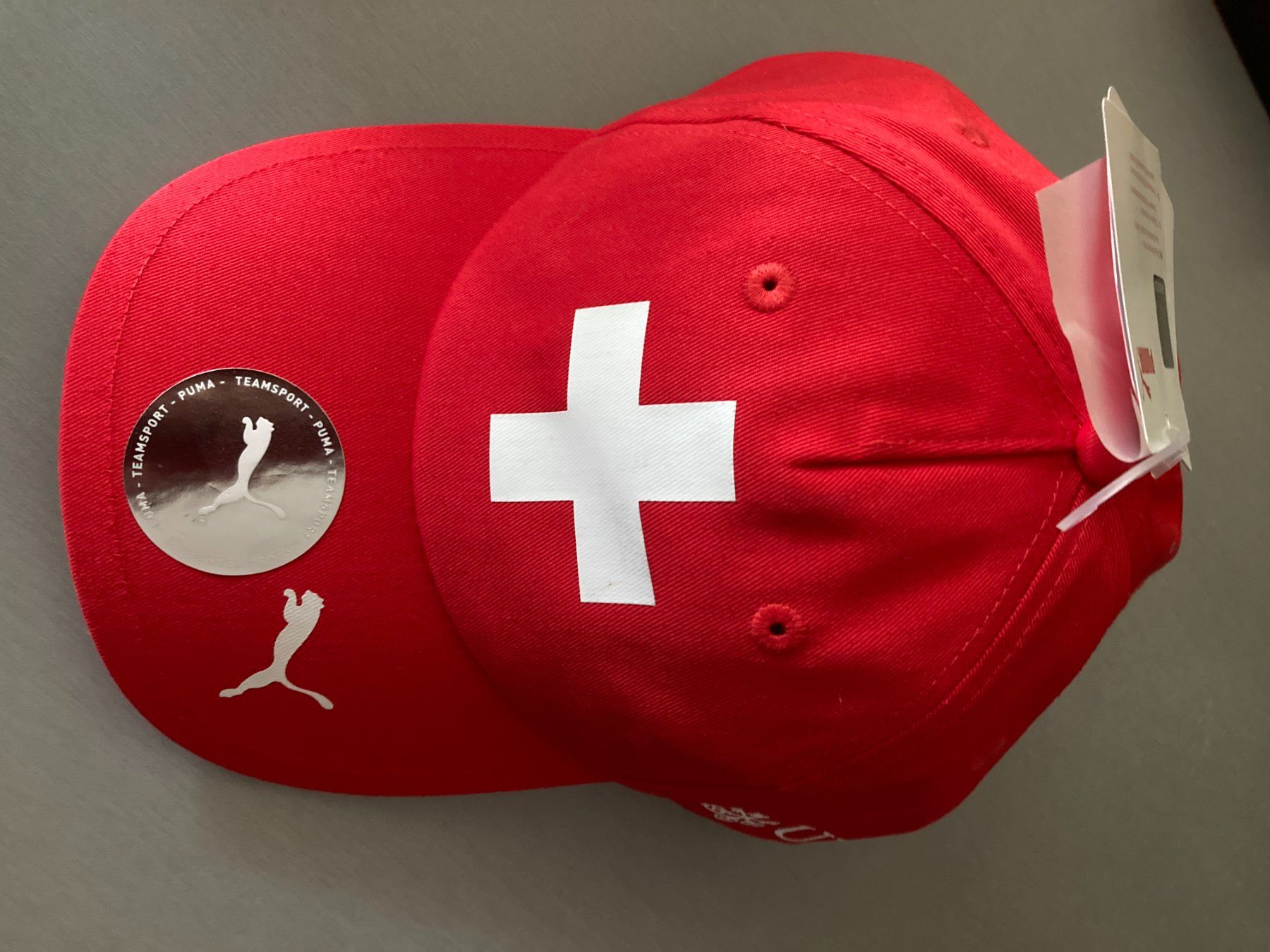 Puma Altro in  Abbigliamento & Accessori: Rotes Cap - Schweiz – Nuovo e nell'imballaggio originale da Obfelden venduto da miau68