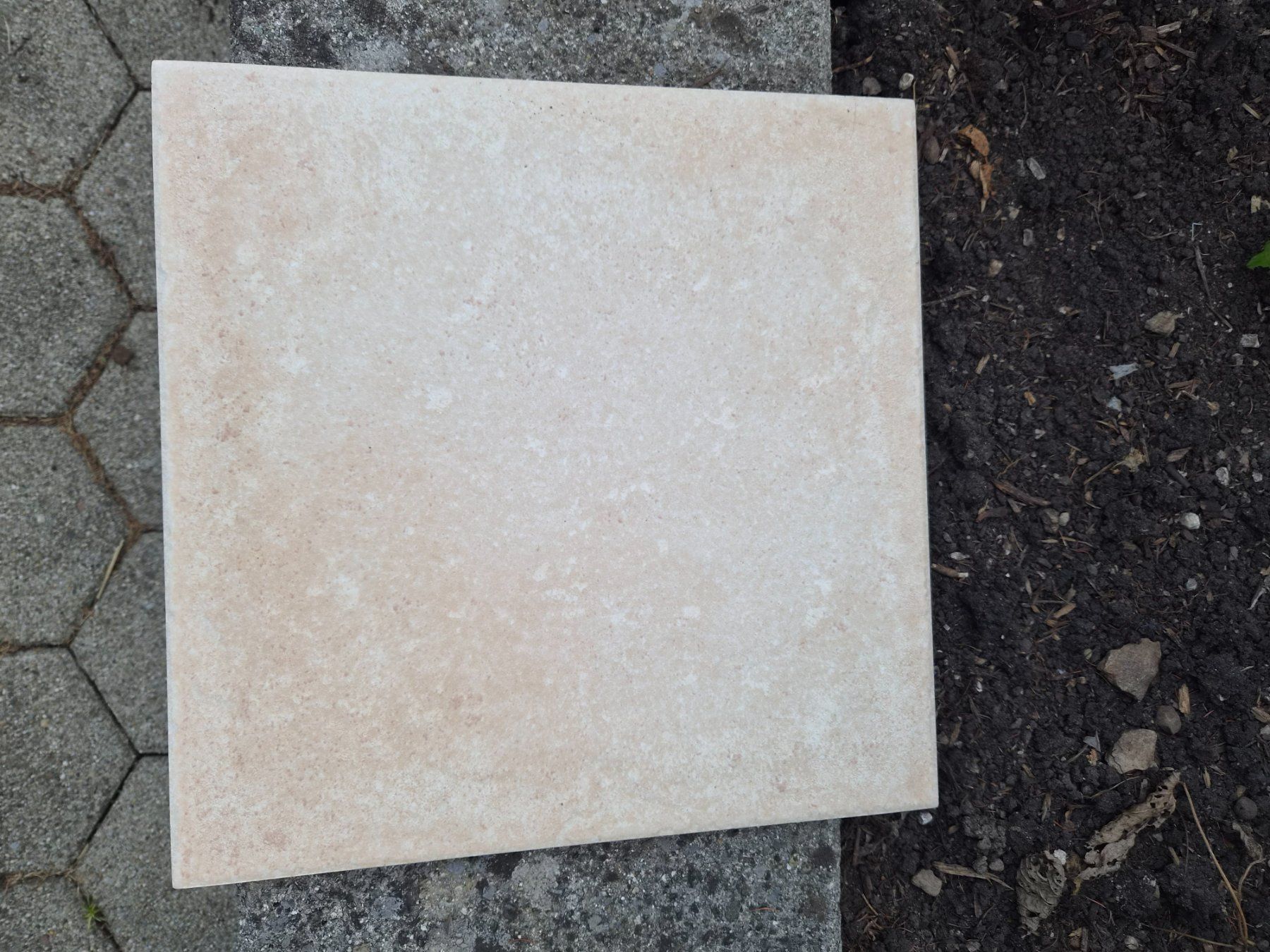 Rivestimenti per pavimenti: Feinsteinzeug Cotto Rosé Fliesen – Usato da Villmergen venduto da dia_5b8m