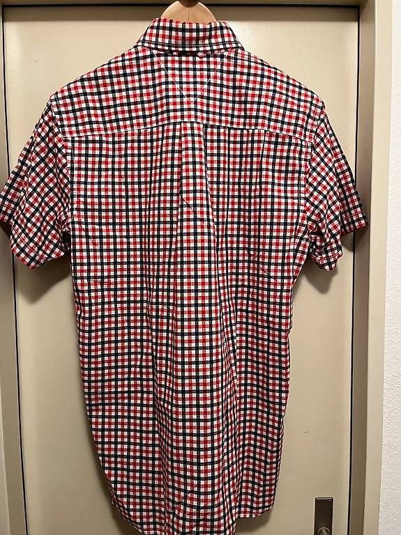 Tommy Hilfiger Camicie: Tommy Hilfiger Hemd Kurzarm Grösse S – Usato da Oberwil BL venduto da jecko 1