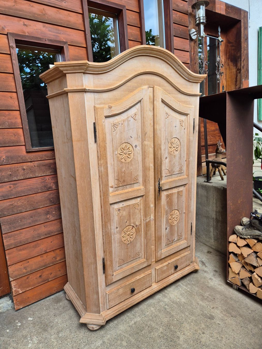 Armoires: Holzschrank / Bauernschrank – D'occasion à Erlinsbach SO par mge_g5qs