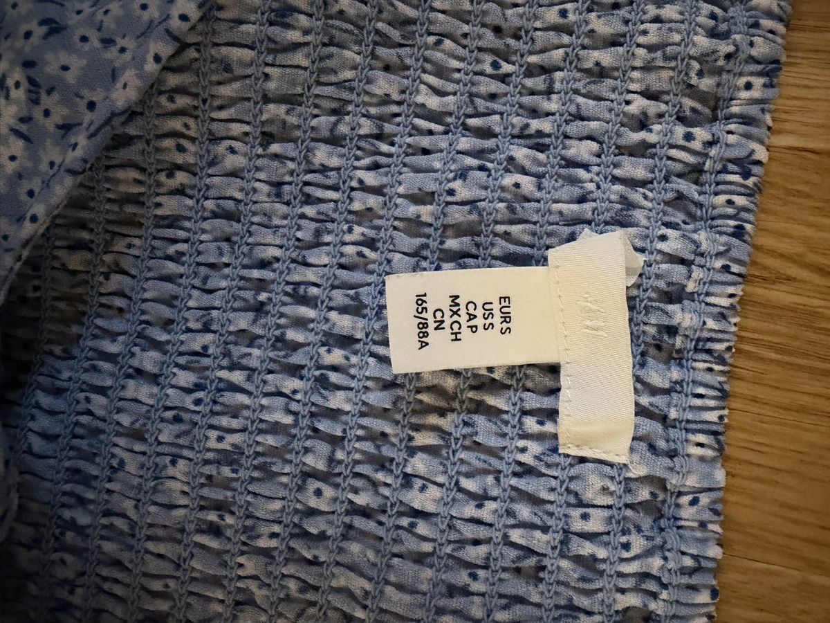 H&M Camicette: Damen Bluse H&M Blumenmuster blau Langarm Grösse S – Usato da Wölflinswil venduto da kona_a 2