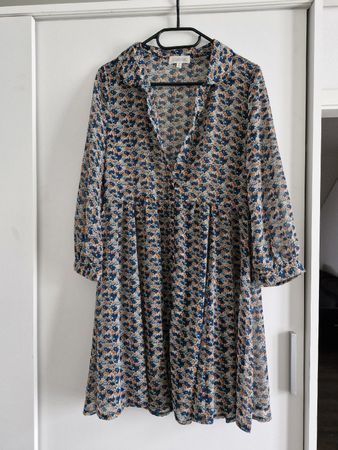 Sommerkleid Blumenmuster Chiffon Gr. M top Zustand.