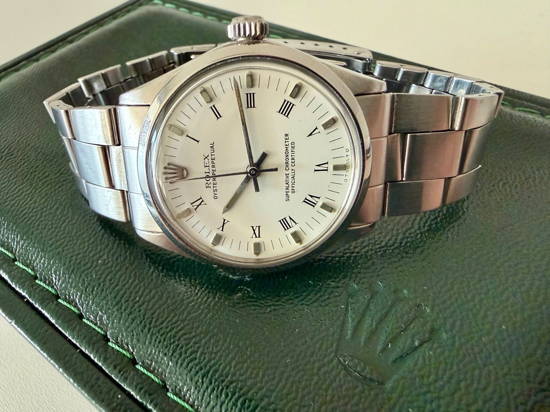 Rolex Orologi: ROLEX Oyster Perpetual, Ref.1002, 34mm, Automatic, with box – Usato da Le Mont-sur-Lausanne venduto da LycaGallery 8