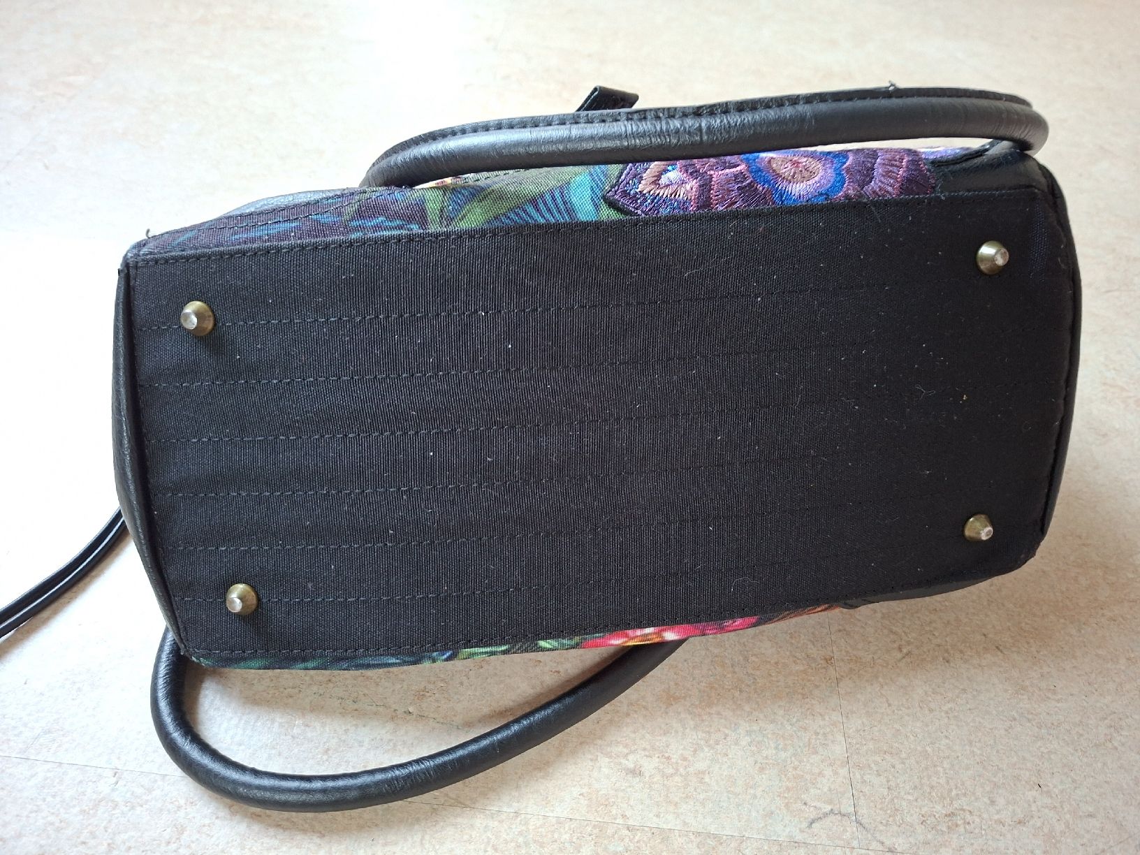 Desigual Sacs femmes: Desigual Tasche multicolour Patchwork guter Zustand – D'occasion à Klingnau par vollmond36 4