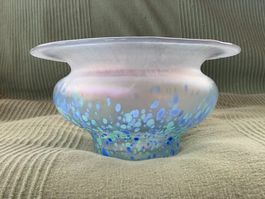 Mundgeblasene Kunstglas Vase mit irisierendem Schimmer