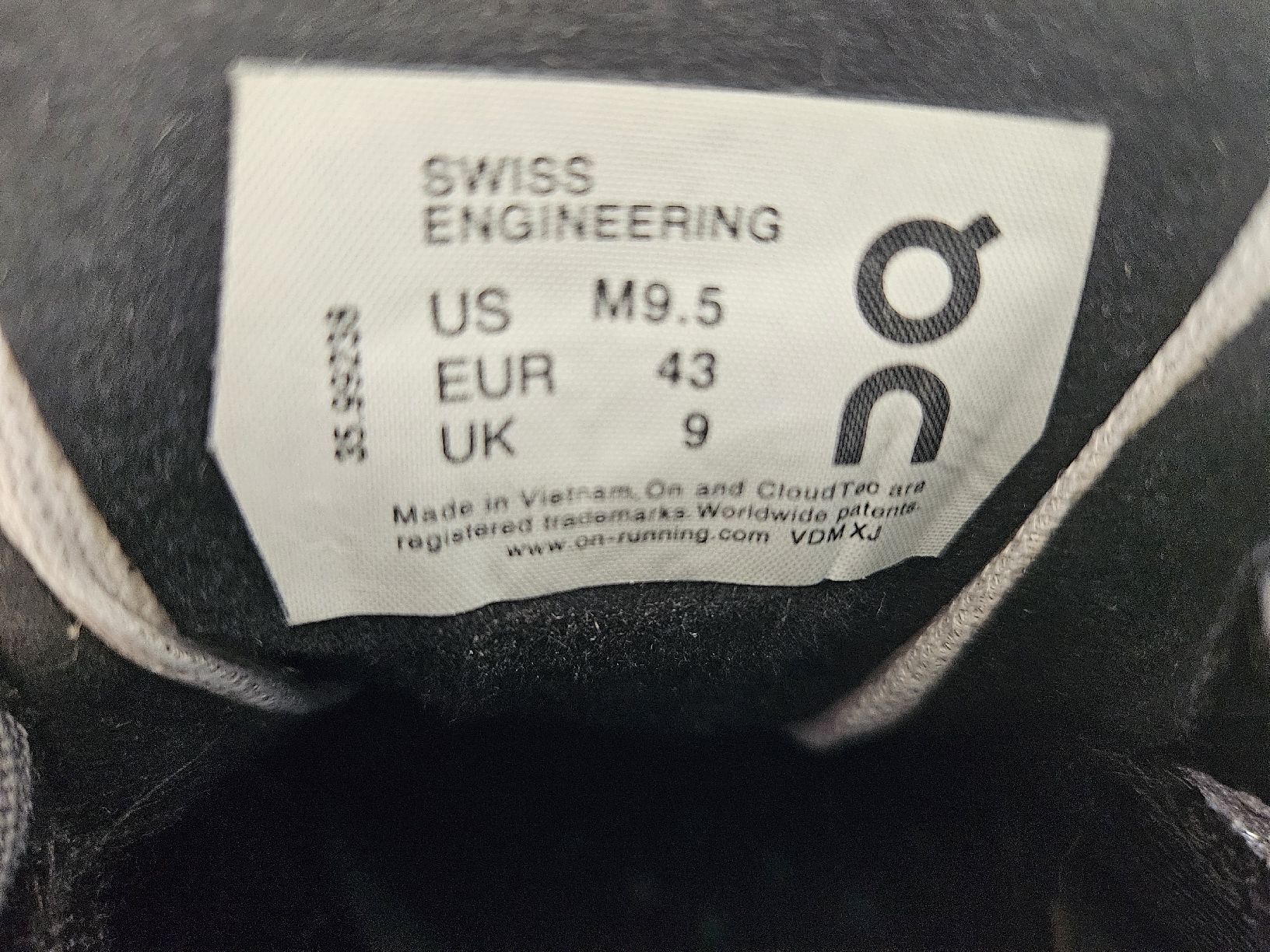 On Chaussures hommes: ON Cloudtec Laufschuhe Herren Grau Gr. 43  – D'occasion à Zuzwil SG par Loeni11 5