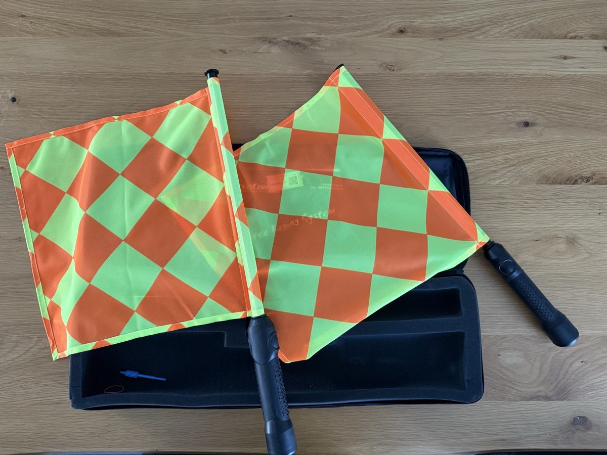Bandiere: Referee Paging System® SRA Fahnen – Nuovo (secondo la descrizione) da Zollikofen venduto da Schmatty1