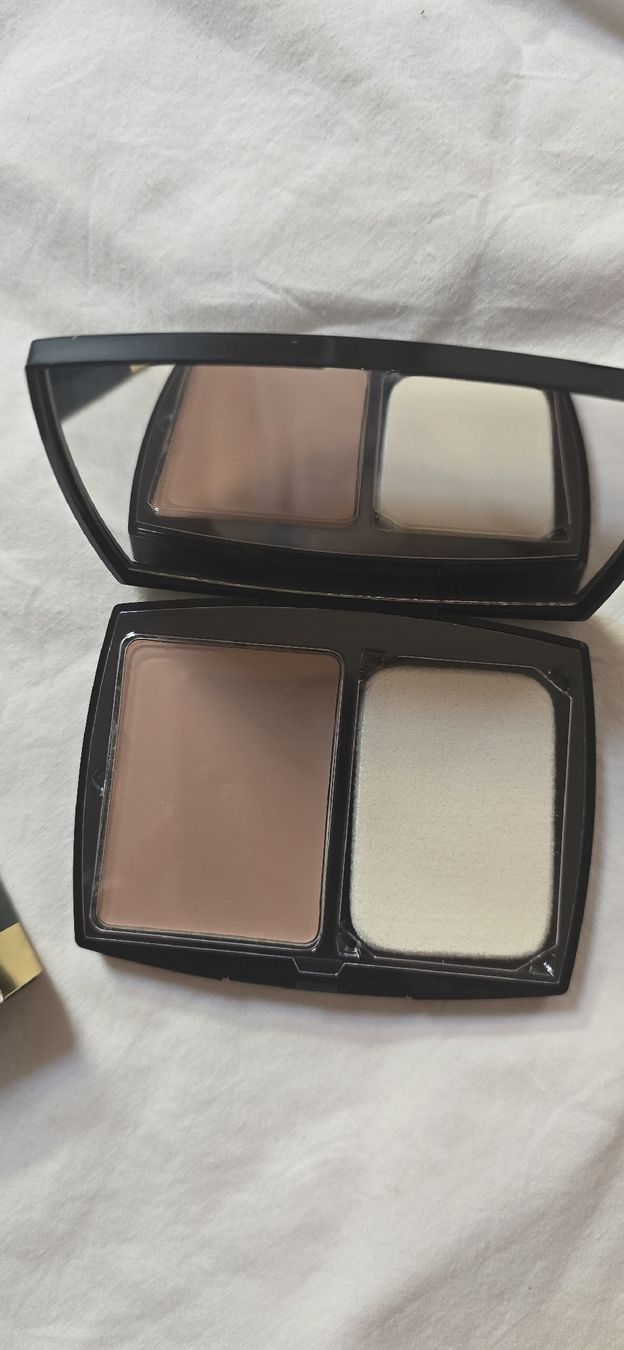 Chanel Make-up: CHANEL VITALUMIÈRE TEINT COMPACT SPF 15 BEIGE – Nuovo e nell'imballaggio originale da Martigny venduto da zin_y9tt 1