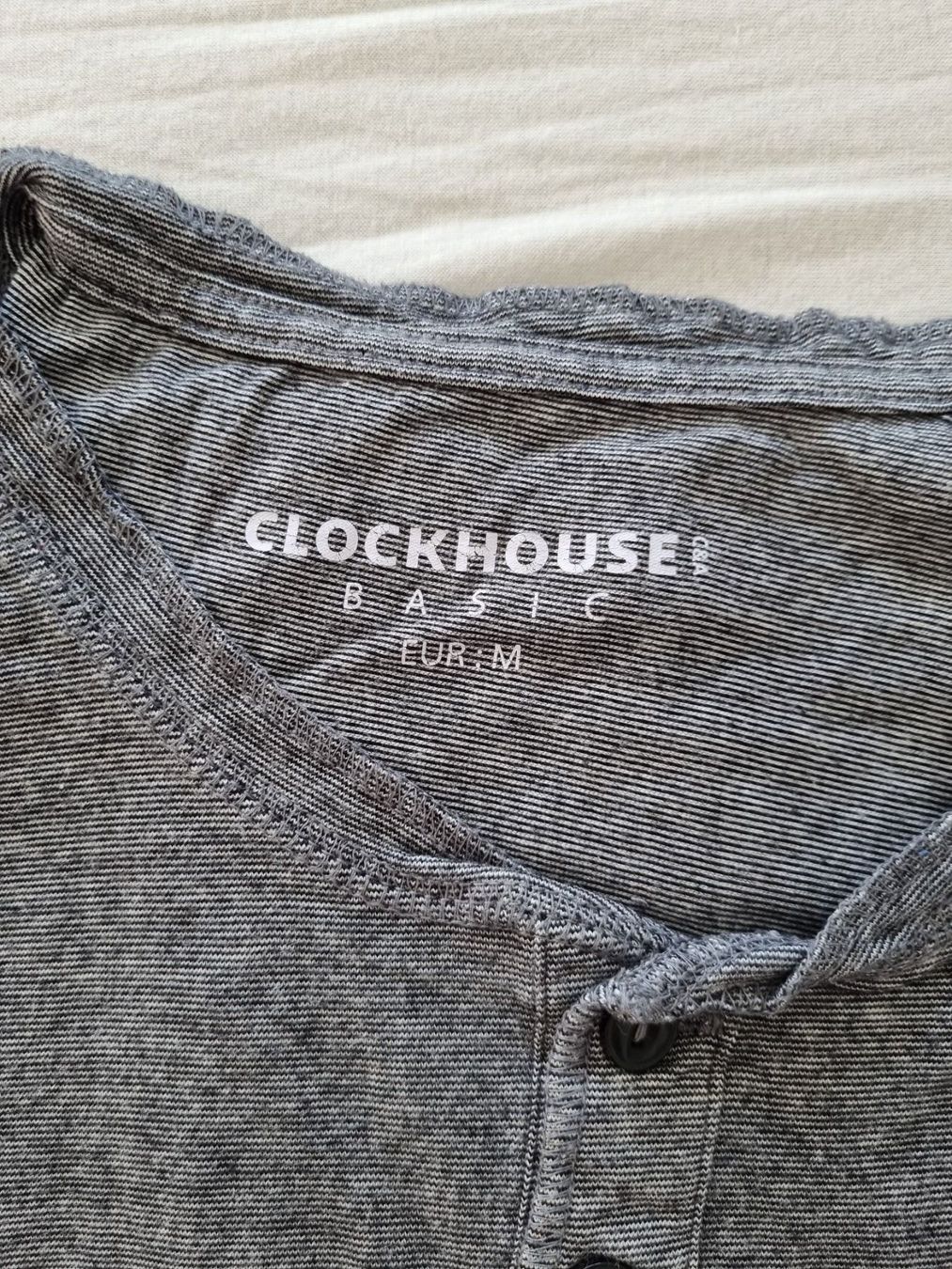 C&A T-shirt: Zwei T-Shirts "Clockhouse C&A" (Gr. M) – Usato da Gams venduto da tischi97 4