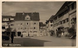 Weinfelden Marktplatz. Steinhaus und ehemaliges Hotel Traube