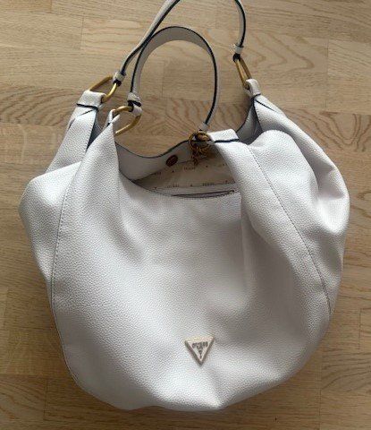 Guess Borse da donna: Guess Tasche – Usato da Liestal venduto da Elfenlicht