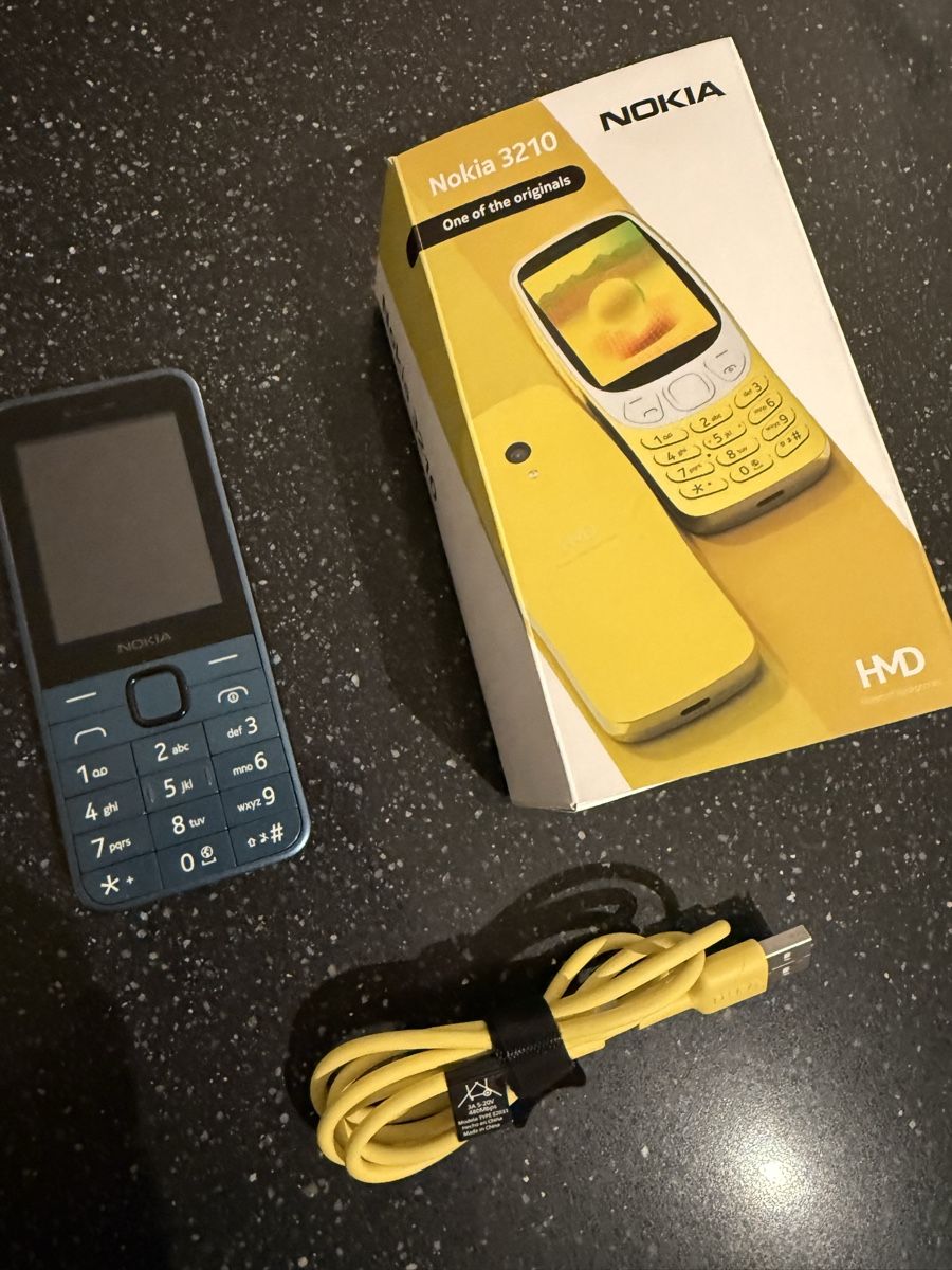 Nokia Portables: Nokia 3210 LTE – D'occasion à Claro par KarinS84