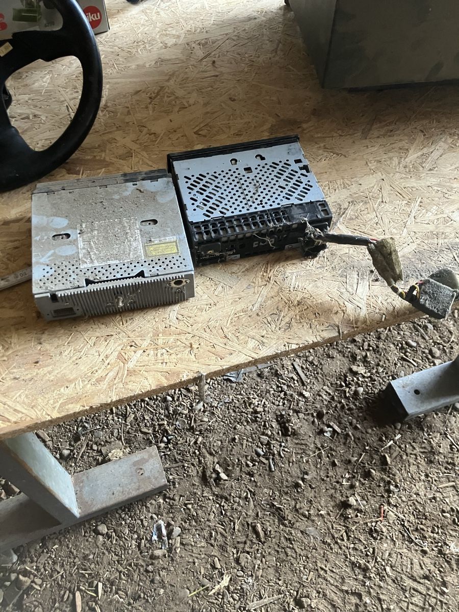 Radios: Autoradio – Défectueux à Bigenthal par xfighter27 1