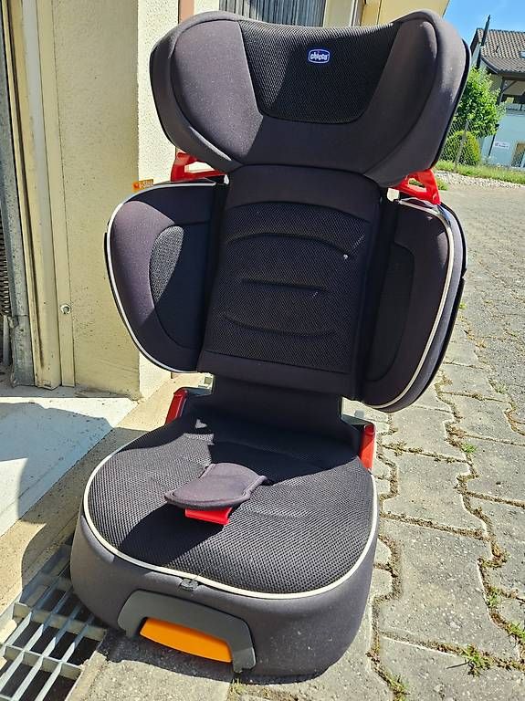 Chicco Auto-Kindersitze: Siège auto Chicco Fold & Go i-size – Gebraucht aus Cornaux NE von ViOX363