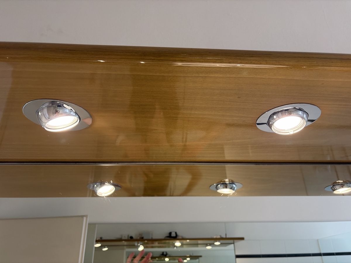 Mobili per bagno: Waschtisch mit Granitplatte & Holzfronten & Lampen – Usato da Uitikon Waldegg venduto da Kebo01 2