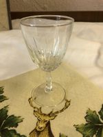 Vintage: Weingläser neutral 12 Stk geschliffen mit Glasfuss