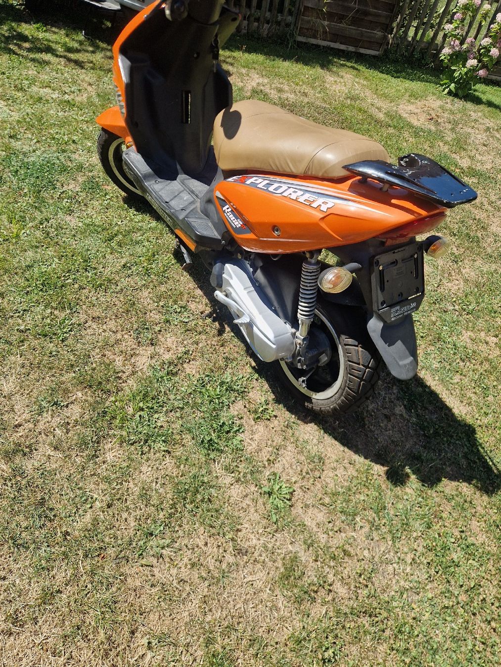 Explorer Scooter: Roller EXPLORER Orange guter Zustand – Usato da Romanshorn venduto da Keller2011 1